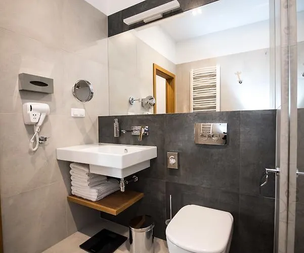 K4 מלון דירות 4*