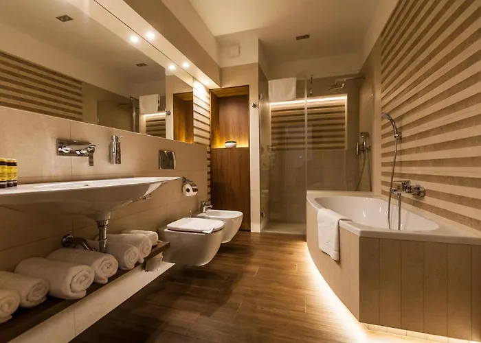 K4 מלון דירות 4*