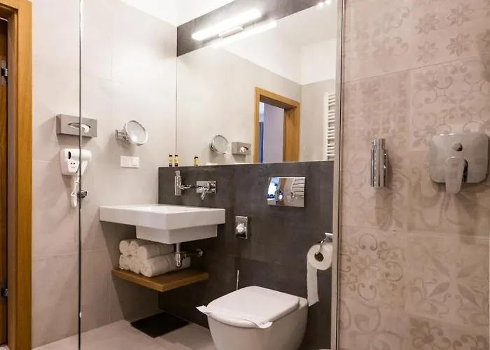 K4 מלון דירות 4*